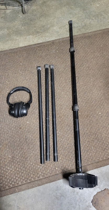 Minelab Equinox 800 Upper Lower Shafts With Wireless Headphones