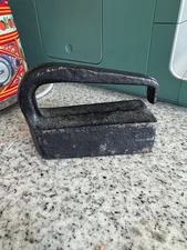 Rare Colonial Williamsburg  Restoration Cast Flat Iron Virginia Metalcrafters