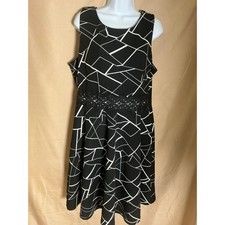 SHEIN Geometric Fit & Flare Dress Womens 2XL Black White Excellent Crochet Lace