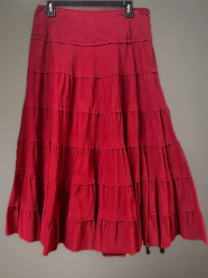 Falda De Colección April Cornell Línea A Talla Mediana Roja en Niveles Pana Bordes Crudos Cremallera Lateral Foto 3 de 4