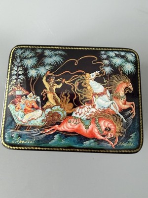 Russische Lackdose handbemalt Troika Schlitten Szene signiert Pappmaché 10,5 cm