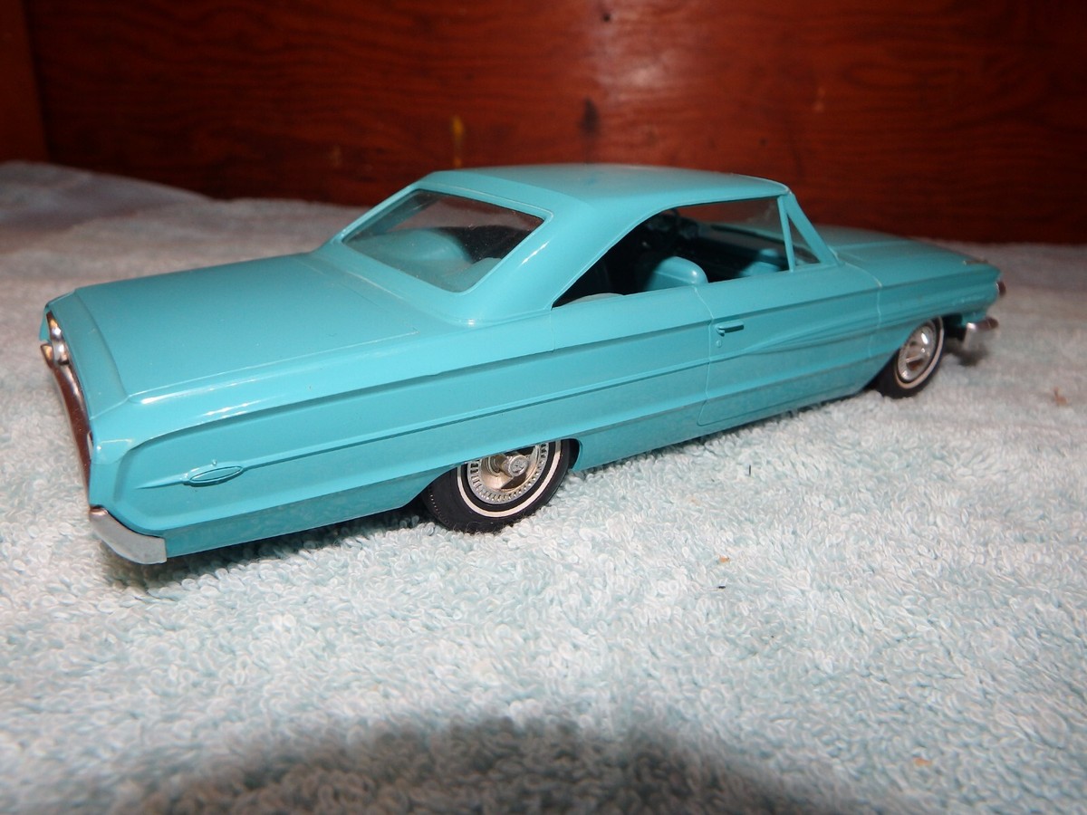 カーモデル 1964 FORD GALAXIE 500 XL DEALER PROMO MODEL CAR 1/25 Scale