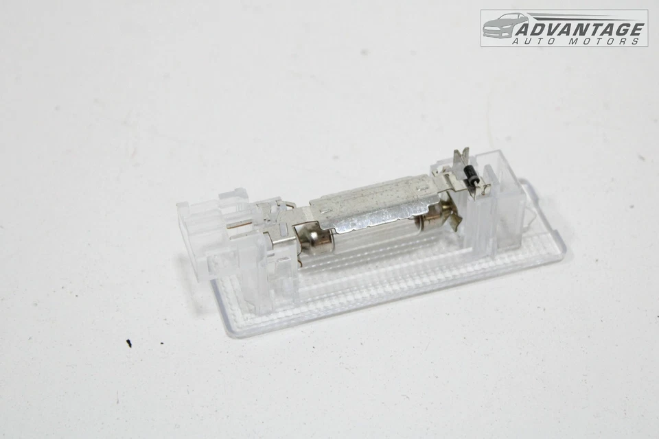 2017-2019 VOLKSWAGEN GOLF ALLTRACK LÂMPADA TRASEIRA PORTA-MALAS 5K0947101 FABRICANTE DE EQUIPAMENTO ORIGINAL - Imagem 3 de 4