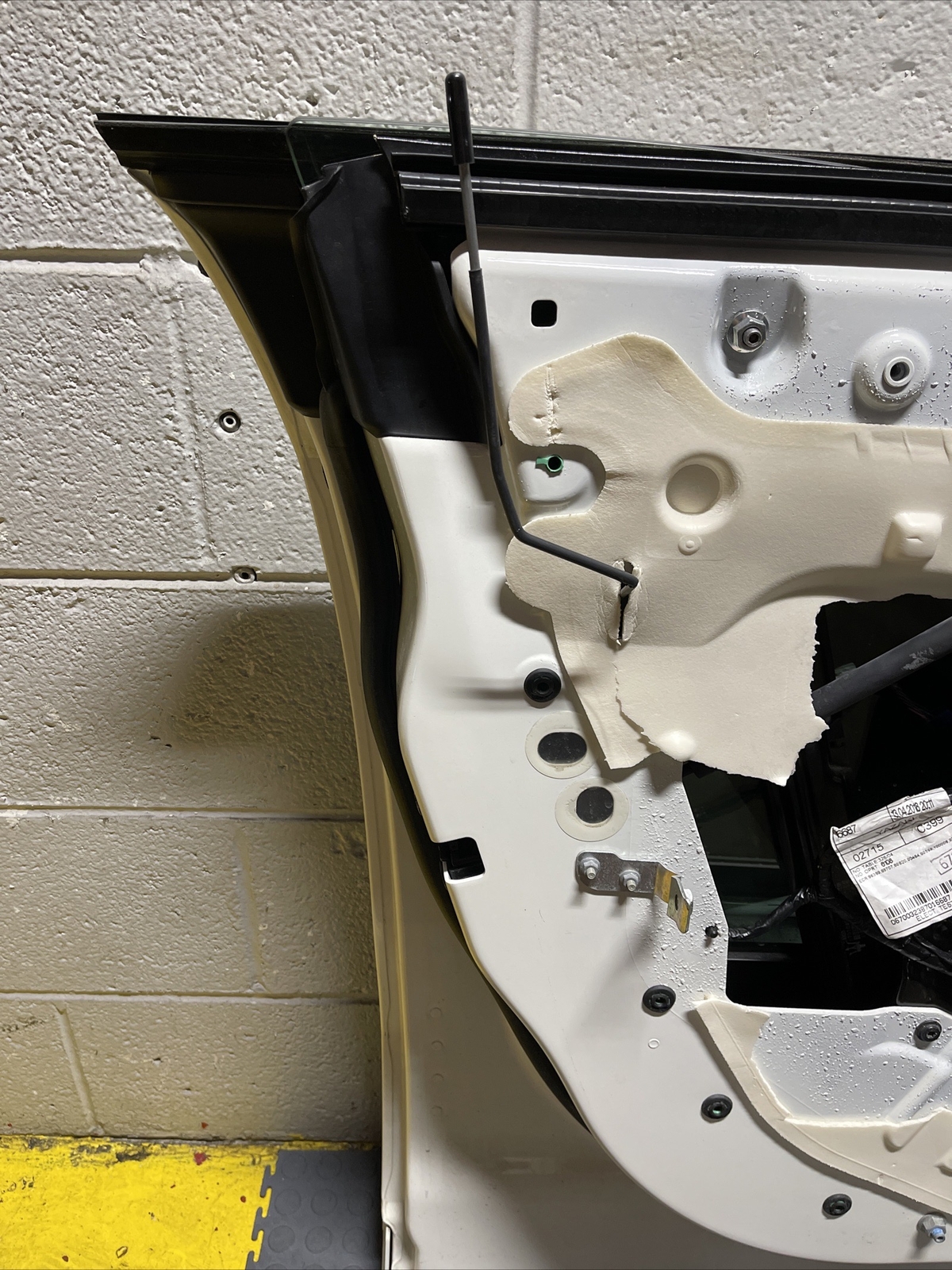 2017-2024 Maserati Levante Front Left Driver Door White Assembly *NOTE OEM