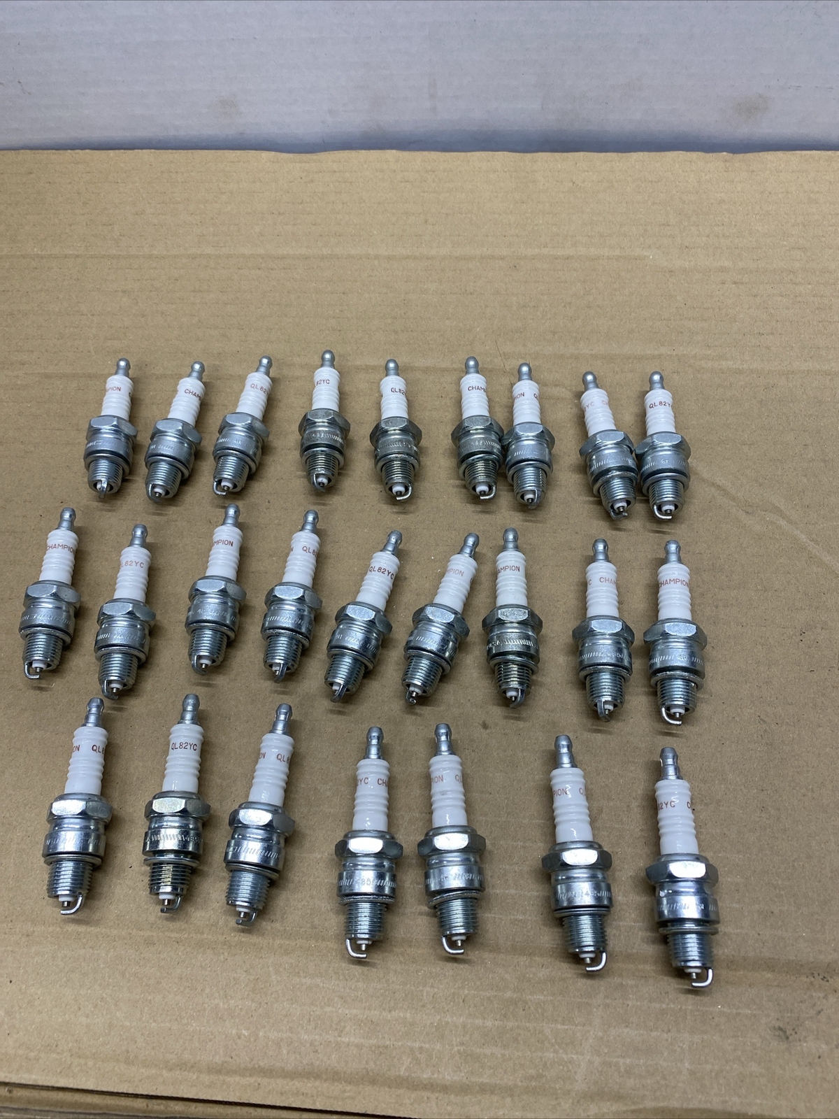 25  Champion Spark Plugs QL82yc  SP-152