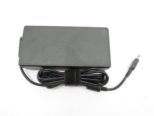 Lenovo ThinkPad P1 Gen 1 15.6" Xeon E-2176M 16GB RAM 256GB SSD P2000 No Battery - Picture 9 of 12