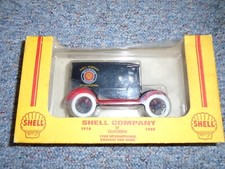 Ertl Shell 1920 International Delivery Van Die cast Bank 3001SU 1/25 scale