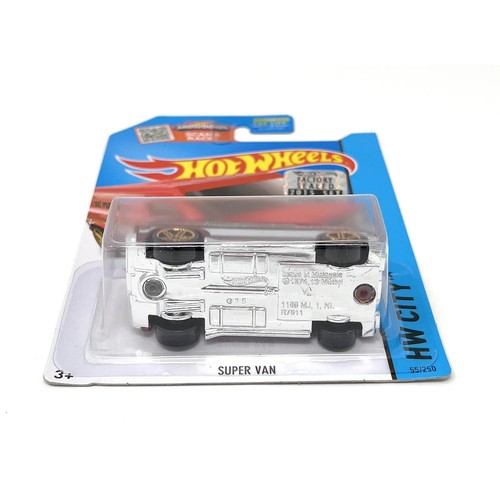 Hot Wheels 2015 Rescue - Super Van (Metalflake Red) #55 - Imagen 2 de 3