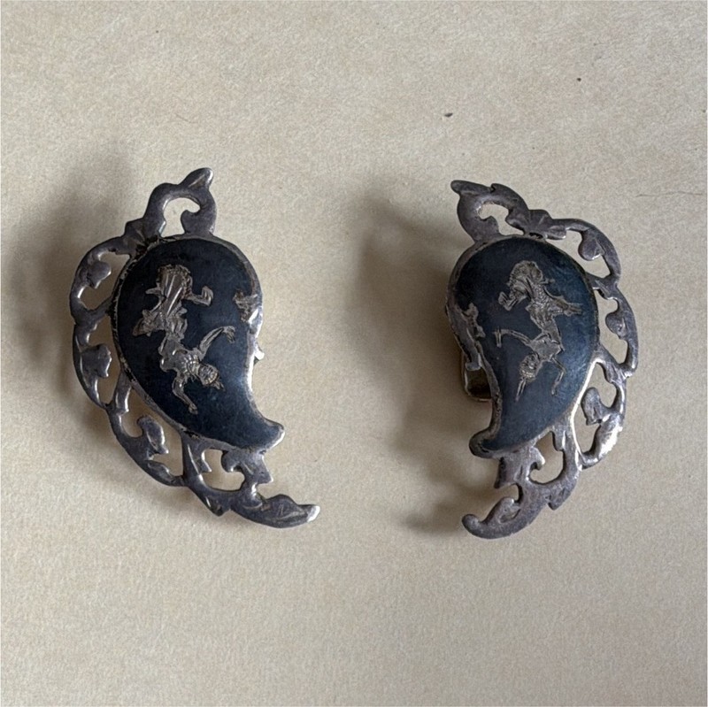 Vintage Clip-On Crescent Earrings Silver Tone Metal Black Inlay Lobe