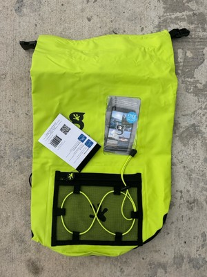 Geckobrands Hydroner 20L Waterproof Backpack green Cell Phone Holder