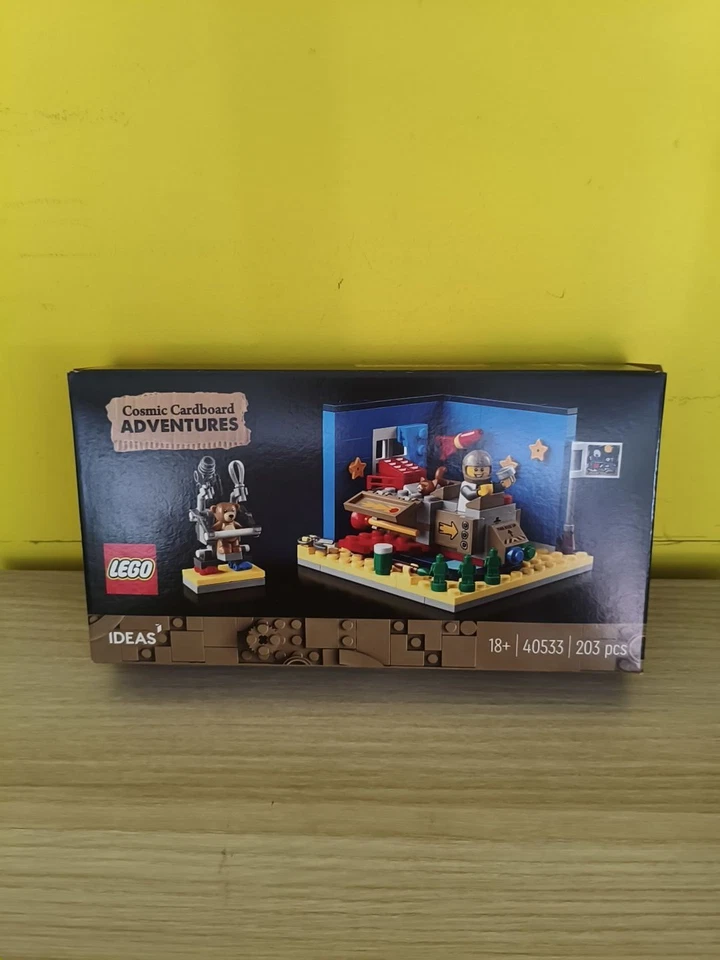 LEGO Ideas 40533 Cosmic Cardboard Adventures, foto 1 di 4