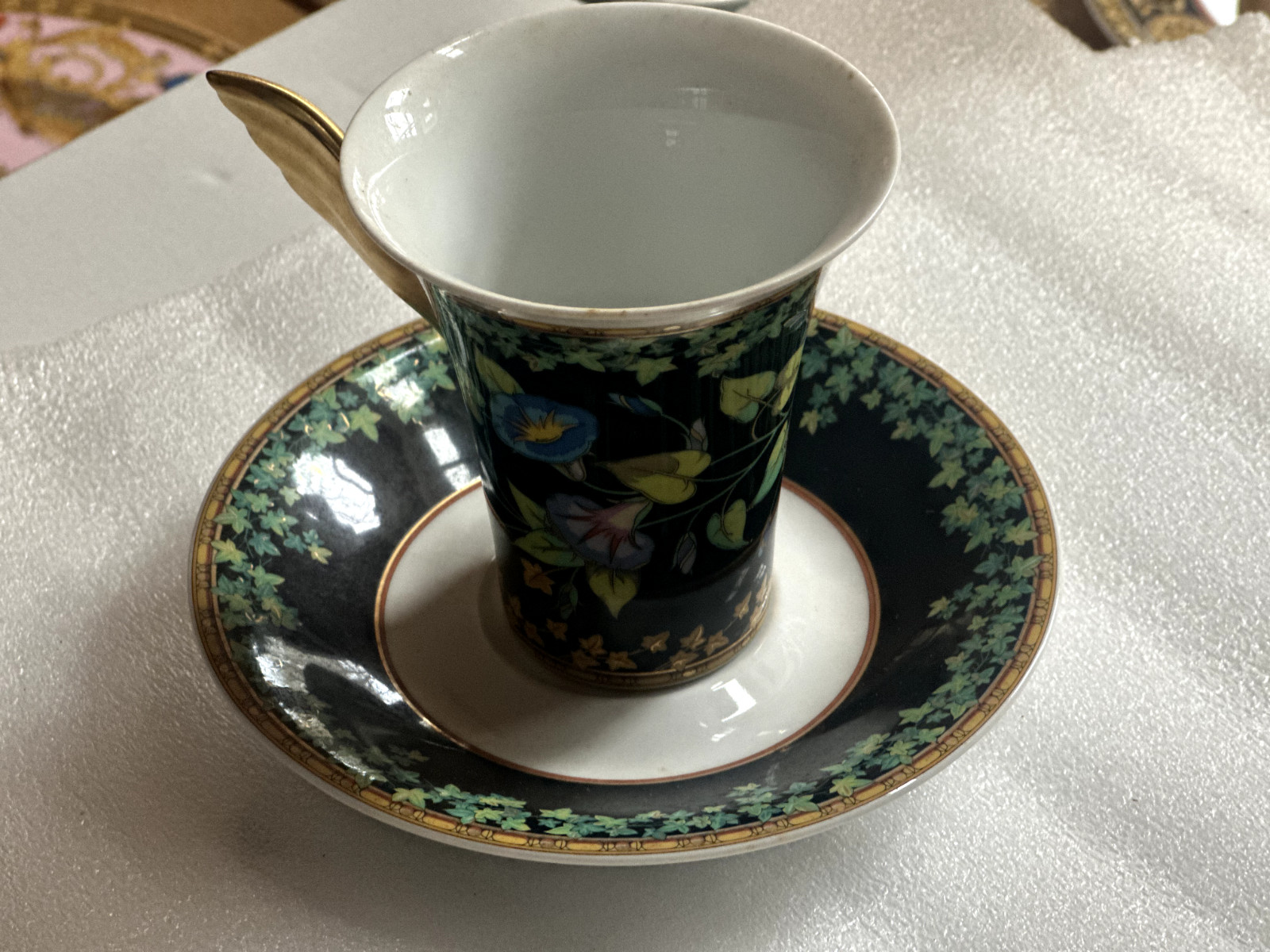 ROSENTHEAL VERSACE GOLD IVY CUP & SAUCER; WING HANDLE thumbnail 3