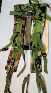 WOODLAND CAMO MOLLE II SHOULDER STRAPS FRAME BLACK BUCKLES DATED 1997