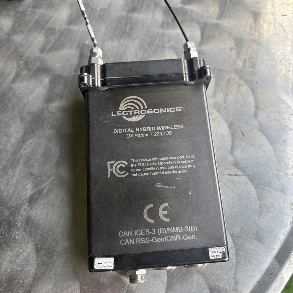 Lectrosonics SR -C1 DUAL RECEIVER / LT transmitter x2 - Image 4 of 4