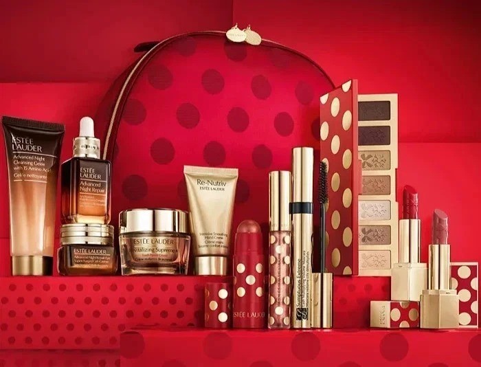 13 pc Gift Set Estee Lauder Holiday Blockbuster Makeup 2025 $652