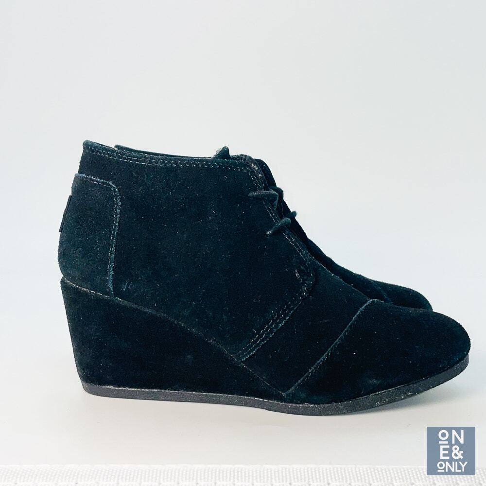 TOMS Black Velvet Suede Desert Wedge Heel Boot Ankle Lace Up