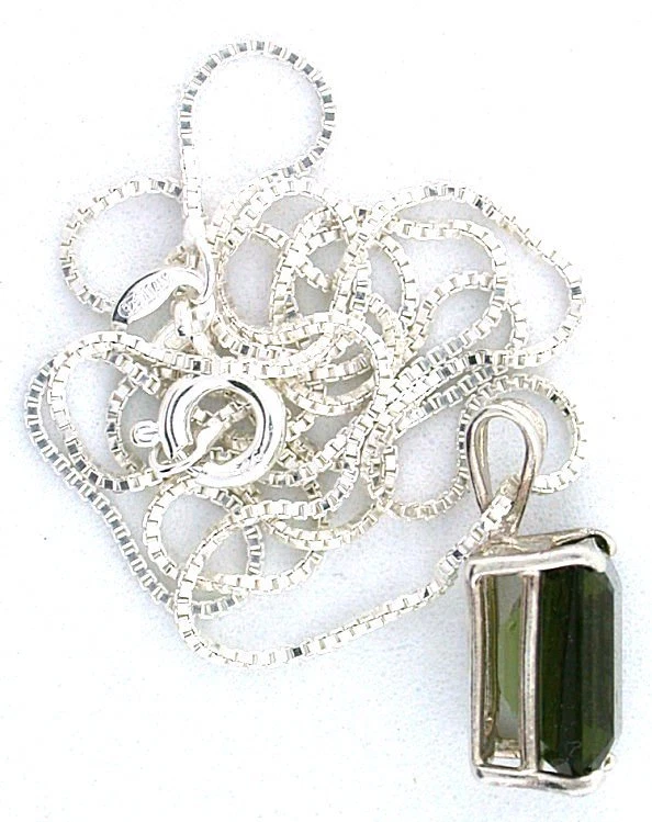 Cadena colgante de plata de ley con piedras preciosas de moldavita esmeralda de 3,54 quilates 11x9 EBS6335 Foto 2 de 2