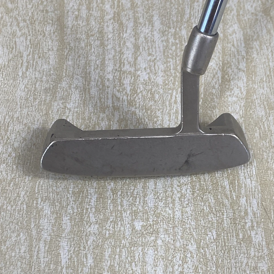 TaylorMade 320K Blade Putter Junior Steel Shaft 33" Right-Handed Golf Club - Image 4 of 4