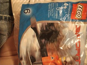 2 Vintage 2001 & 04 McDonalds Happy Meal Toys Lego Bionicle #1 & #6 Sports Lego