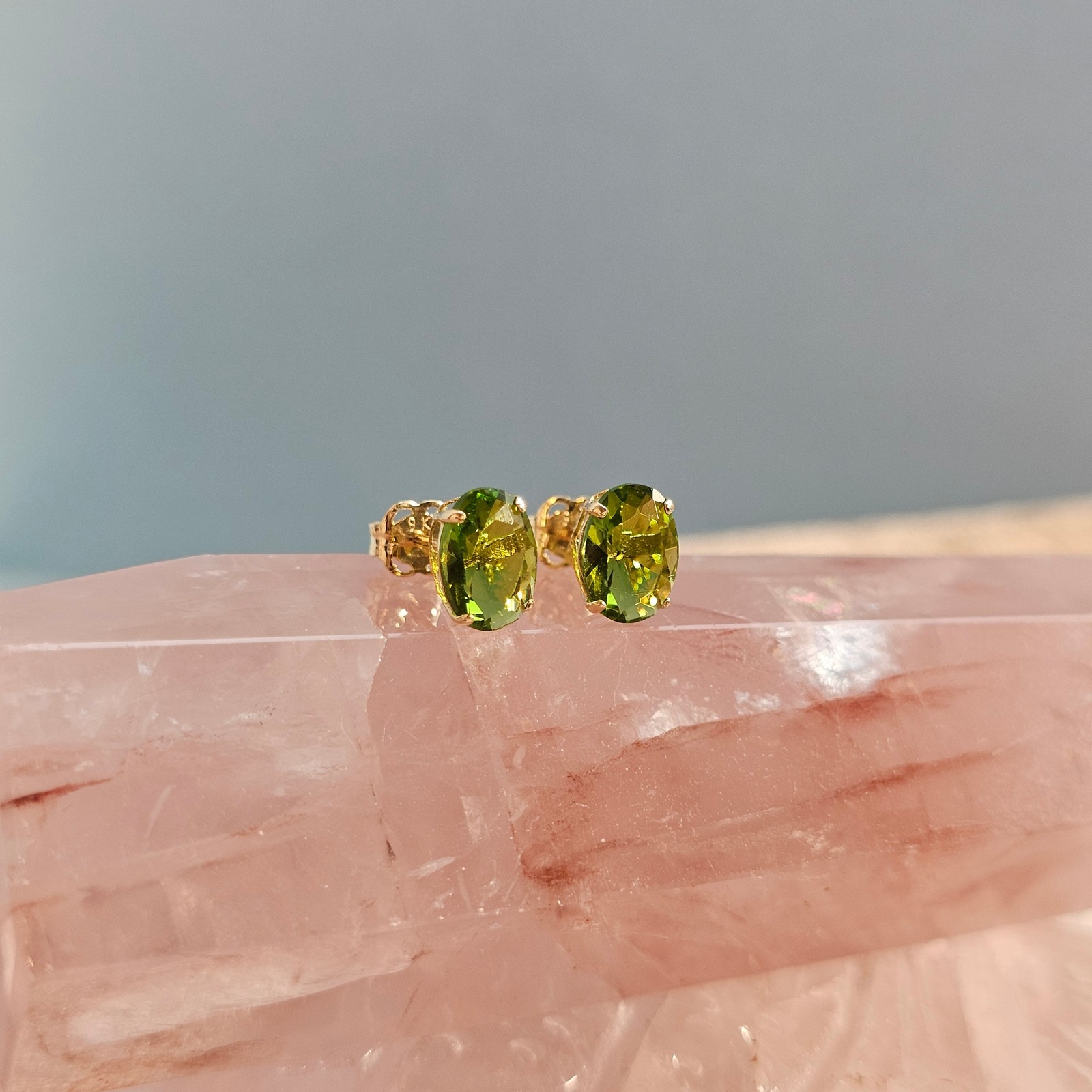 Large Solid 9ct Yellow Gold Solitaire Oval Perido… - image 6