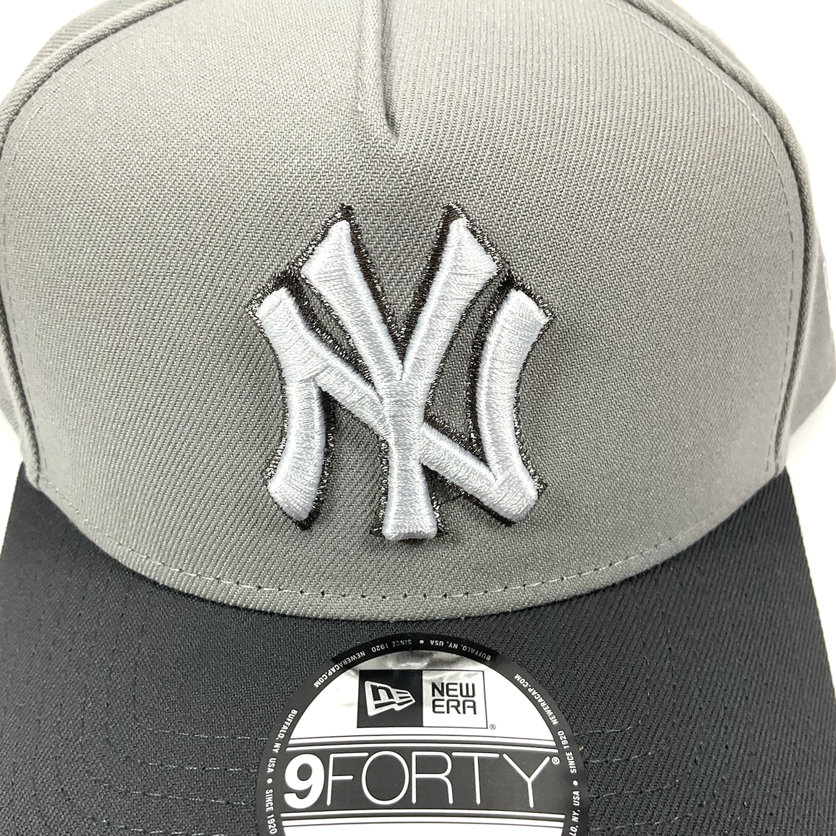 New Era NY Yankees Gray Silver White Exclusive 9FORTY A-Frame