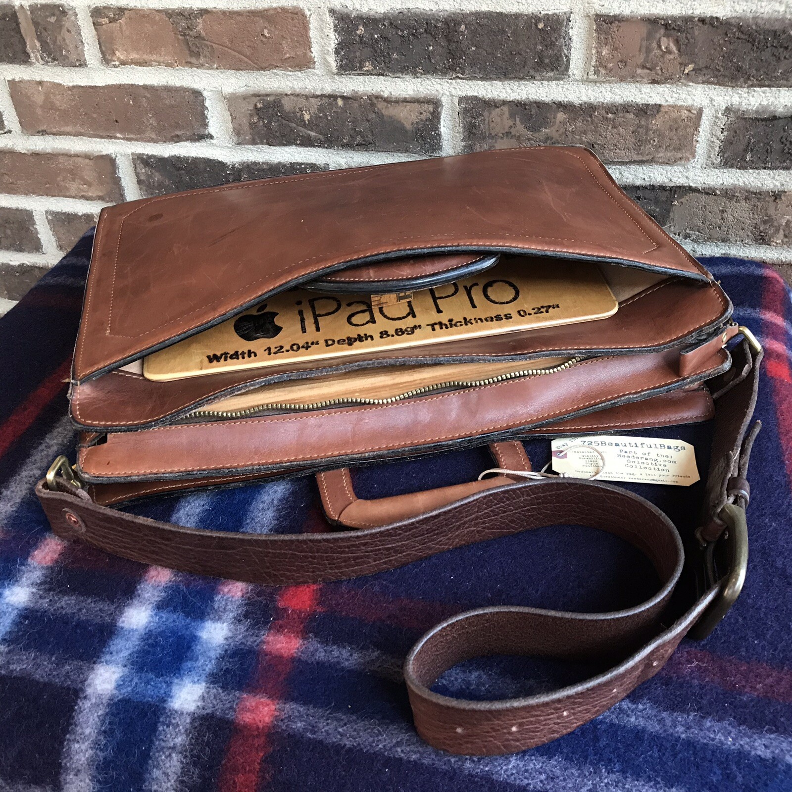 VINTAGE 1970s COGNAC THICK SADDLE LEATHER MACBOOK DOU… Gem
