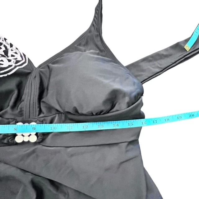 Tankini Halter Tankini Desteñido Glory Negro Sin Espalda Frontal Metal Decoración Talla 1X Foto 2 de 4