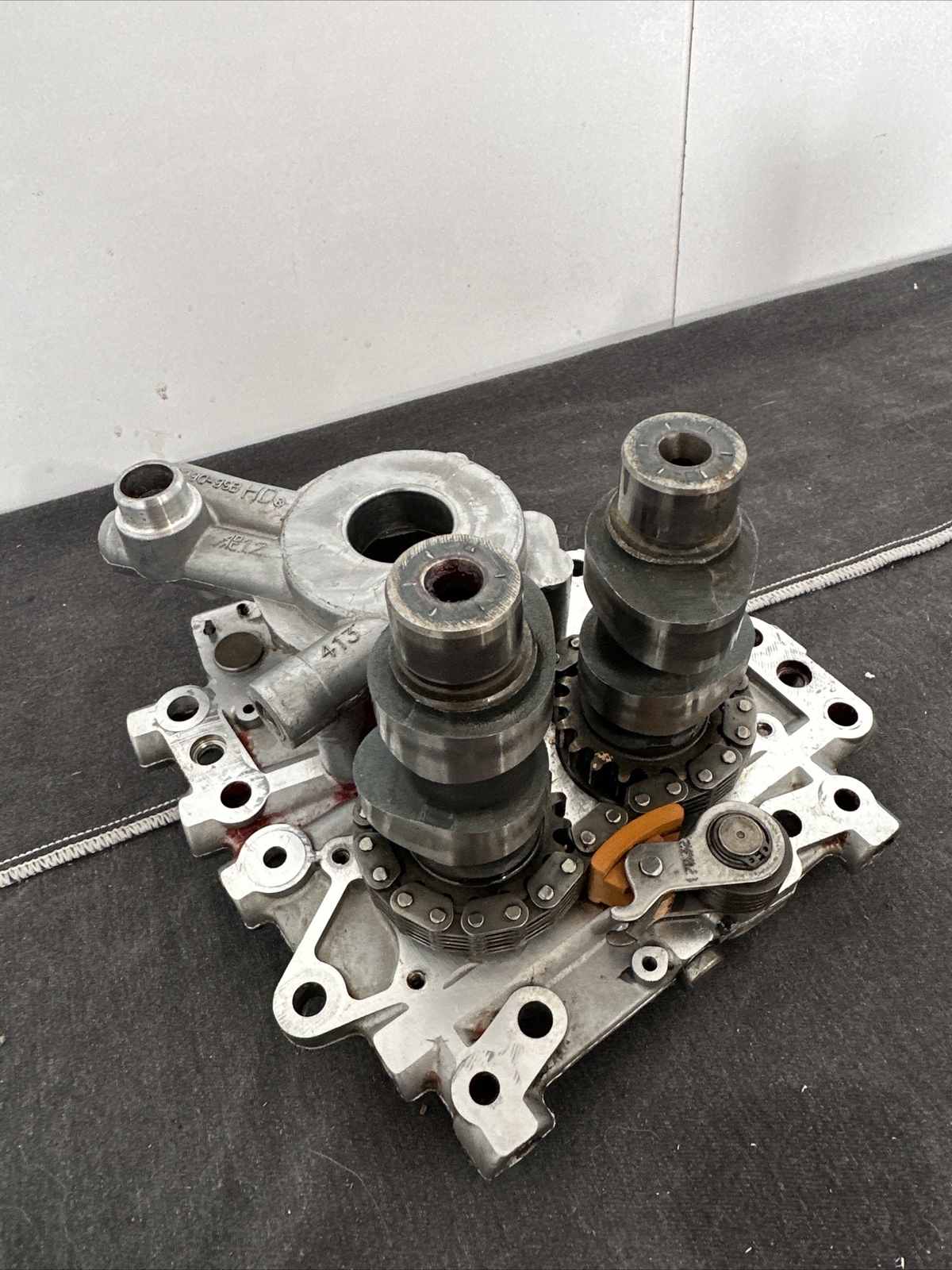 2000 HarleyDavidson Dyna Low Rider Cam Plate Camshafts Oil Pump 25245