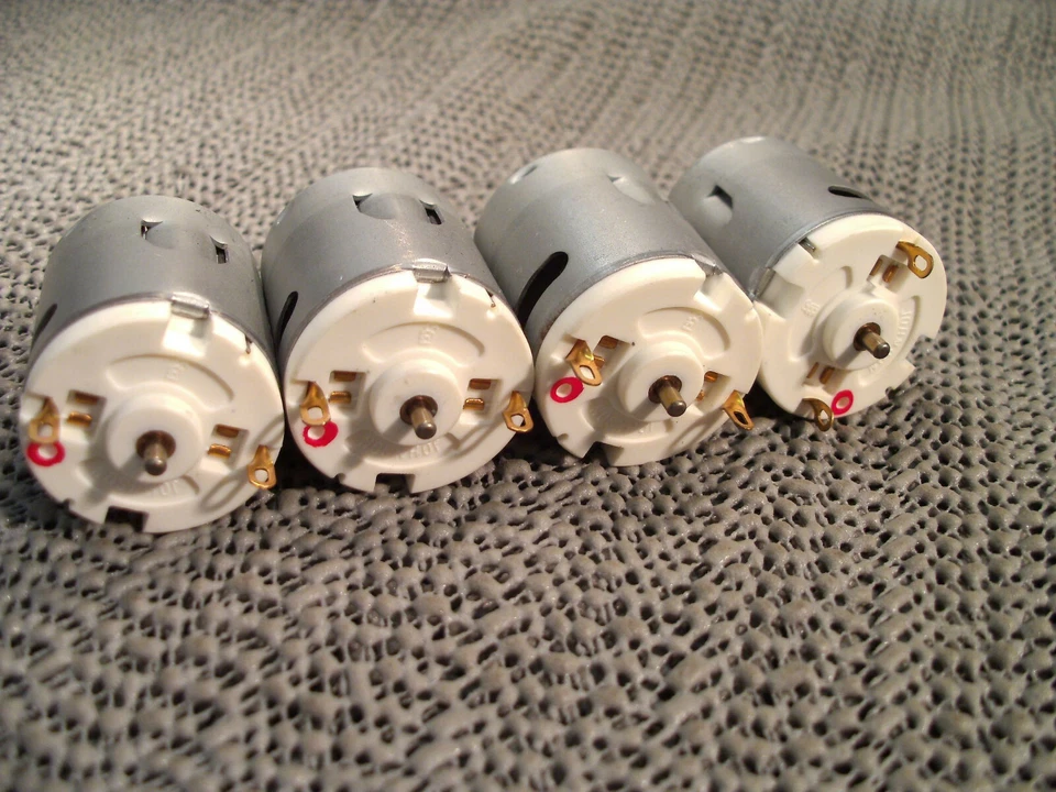 Generator, erzeugt 1,5-30V DC bei 210-4230 rpm, 28 mm Ø, Daten siehe ganz unten! - Bild 2 von 4