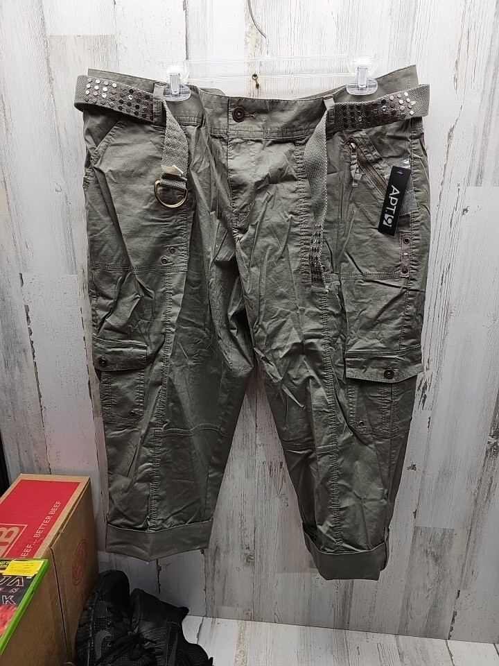その他 n MSRP $44 Woman's Apt.9 Cargo Capris With Studded Belt. Size 8