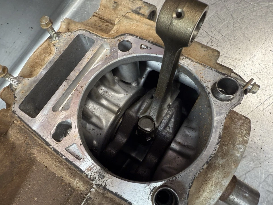 Polaris Magnum Trail Boss ATP 330 2008 motor extremo inferior, necesita rodamientos Foto 4 de 4