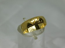 18ct Gold Twin Heart Pattern 5mm Wedding Band Size O