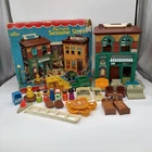 VINTAGE 1974 FISHER-PRICE LITTLE PEOPLE SESAME ST BUILDING LOTS OF ACCESSORIES
