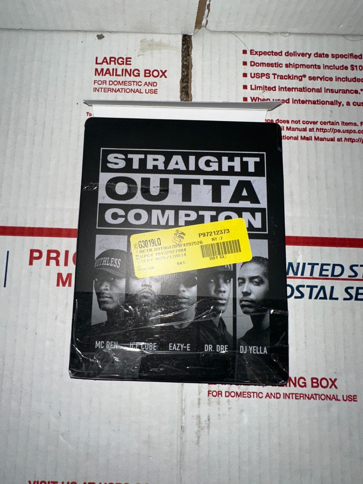 Straight Outta Compton steelbook - 10th Anniversary (4K UHD+ Blu-ray) opened