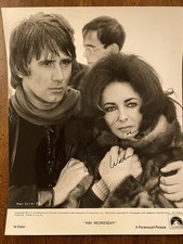 Elizabeth Taylor Signed Autographed 8x10 Photo With COA Ash Wednesday RARE