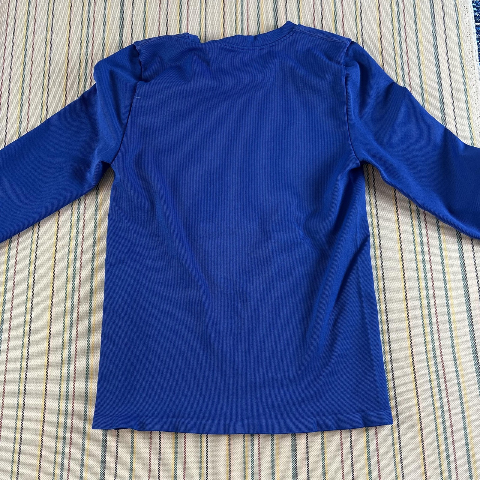 OQQ Shirt Womens Medium Blue Long Sleeve Seamless Athletic Compression Top