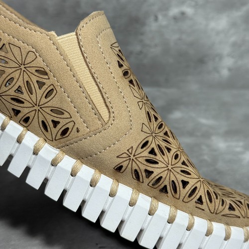 Ilse Jacobsen Shandy Beige Perforated Slip On Flats Women's Size 8.5 - 9 - Picture 12 of 14