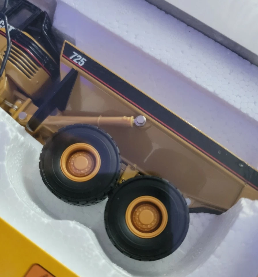 1/50 Scale Norscot 55073 CAT 725 Articulated Truck. - Image 3 of 4