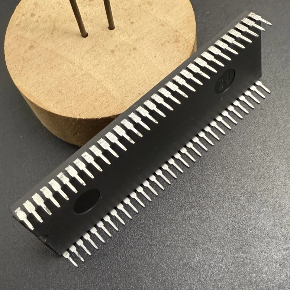 Toshiba TMP68HC000N-16 CPU Shrink DIP64 16MHz MC68000 Processor SDIP64 - Image 3 of 3