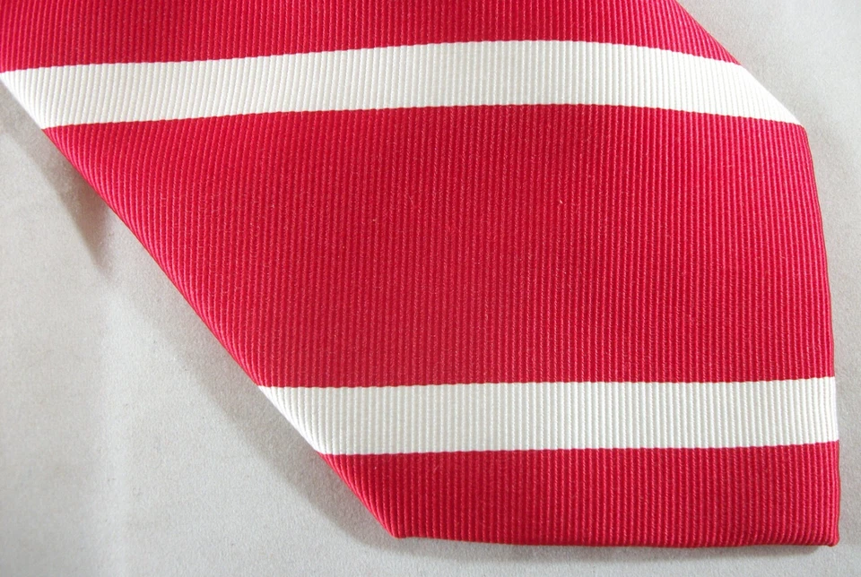 Corbata de cuello de seda jacquard rayas rojas y blancas BASS 58" de largo x 3-3/4" de ancho (E773) Foto 2 de 3