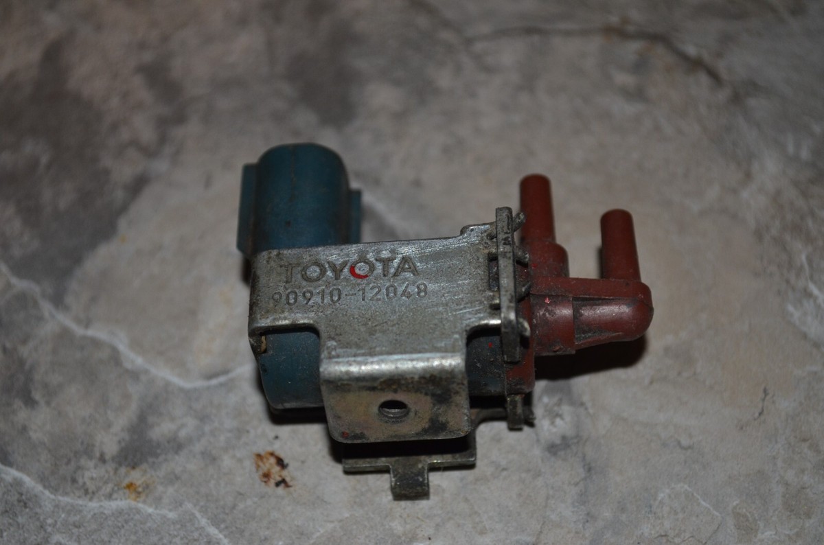 87 to 90 Toyota Tercel Vacuum Switching Valve 90910-12048 3E 4