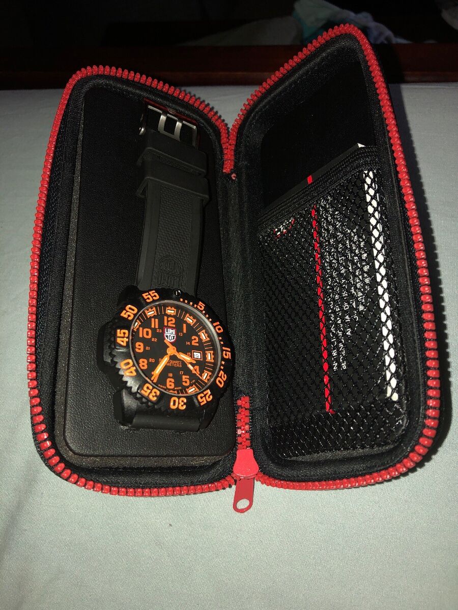 Used Lumi-Nox Luminox Series 3050/3950 200 Meters Watch With Used Lumi-Nox Luminox Series 3050/3950 200 Meters Watch With