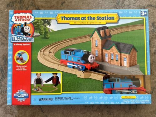 Trackmaster Thomas Train Thomas at the Station Battery Operated Set! New!!