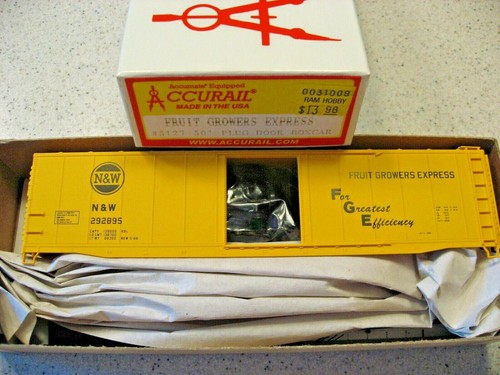 Accurail #5127 50' Plug Door Boxcar Fruit Growers Express - N&W 292895