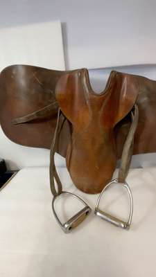 ECHO Made in England English Saddle Hide Equestrian Horse Medallion Belt Vintage 1900-2000s The Legend Saddle Made In England sold at auction  main image 3