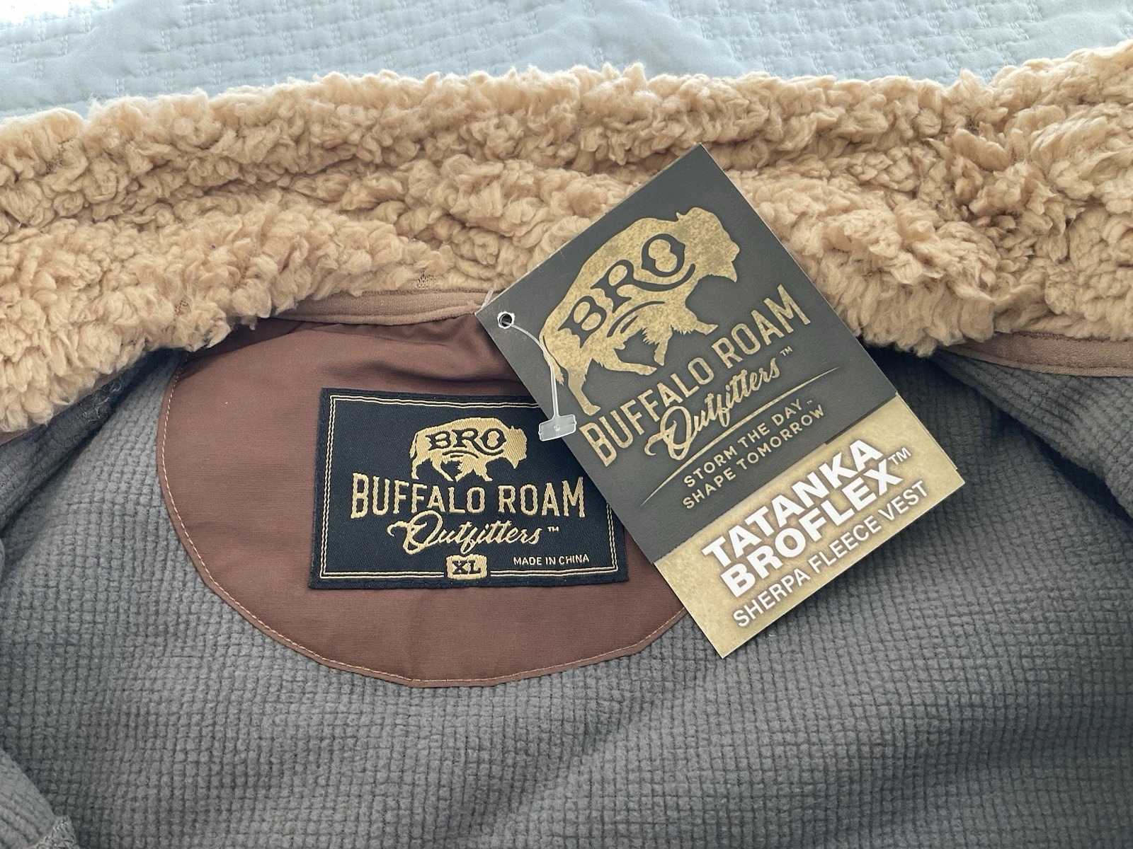 Carhartt like Buffalo Roam Outfitters Tatanka Men's FullZip Sherpa Vest XL Beige - product detail image 3