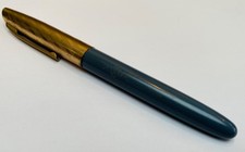 UNIVERSAL Fountain Pen with Warranted Wing - Flow No 4 USA Nib - grey & gold