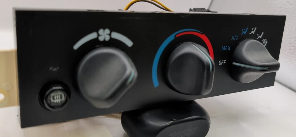 2000-2002 Chevrolet Camaro Ac Heater Climate Control 107221 - Image 4 of 4