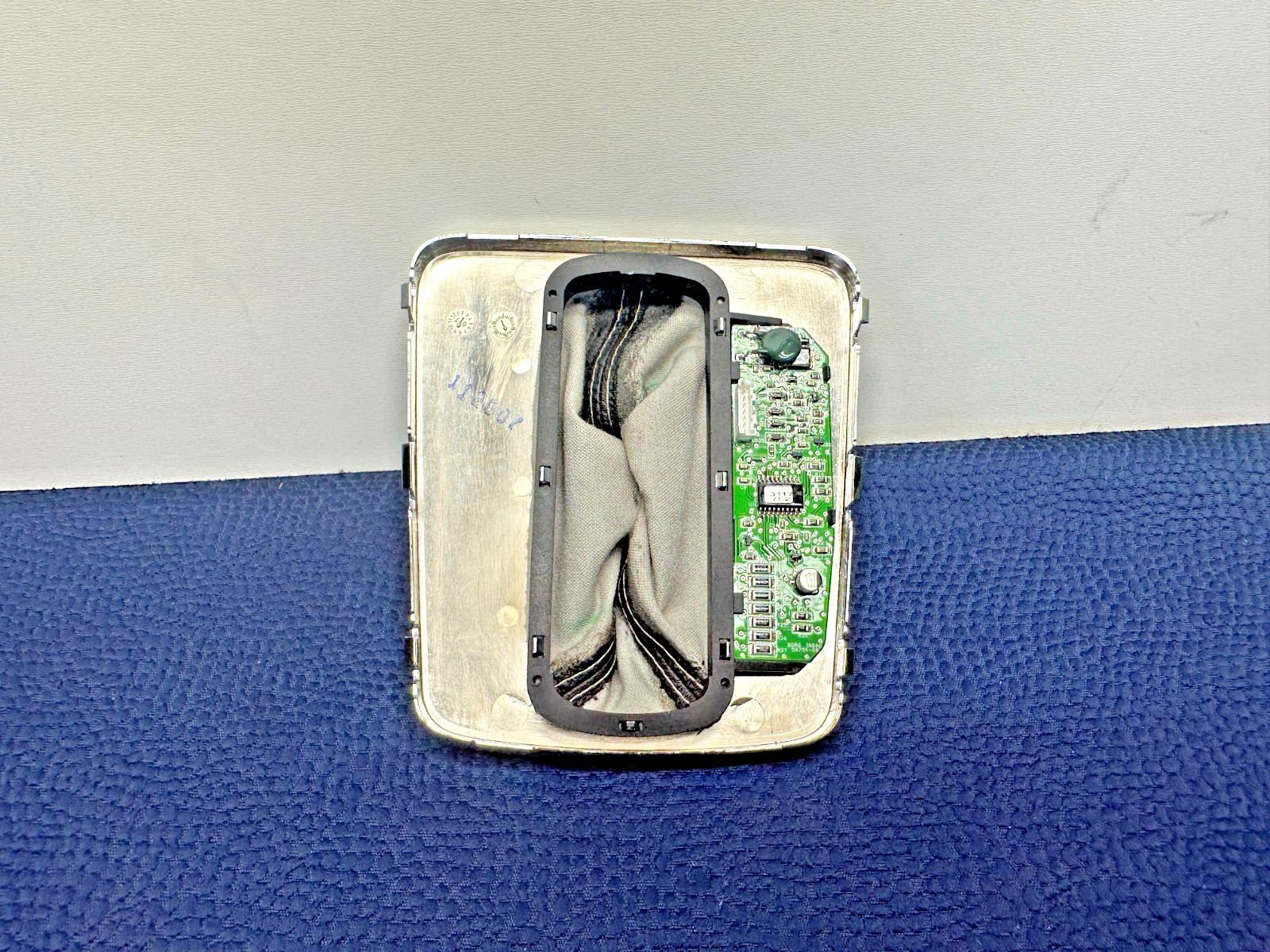 7-10 Saturn Sky Gear Selector Shifter Shift Knob Automatic Transmission Trim OEM