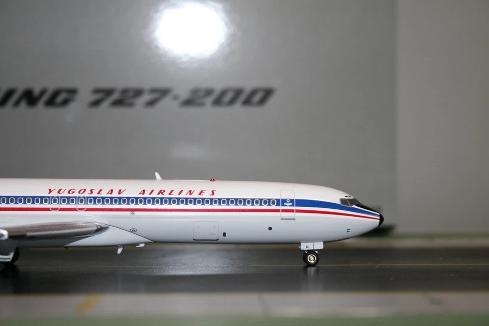 Retro Models/Inflight200 1:200 JAT Yugoslav Boeing 727-200 YU-AKI (RM72202) - Image 2 of 4